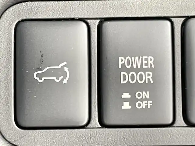 三菱 デリカＤ：５ シャモニー 千葉県 2025(令7)年 0.1千km 黒 登録済未使用車/4WD/全方位カメラ/レーダークルーズコントロール/車線逸脱警報/両側パワースライドドア/パワーバックドア/前席シートヒーター/ハーフレザーシート/ステアリングヒーター/パドルシフト/電動パーキングブレーキ/ブレーキホールド/アイドリングストップ/LEDヘッドライト/フォグライト/オートライト/オートハイビーム/スマートキー/スペアキー