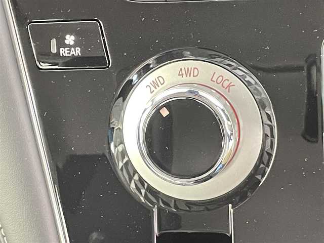 三菱 デリカＤ：５ シャモニー 千葉県 2025(令7)年 0.1千km 黒 登録済未使用車/4WD/全方位カメラ/レーダークルーズコントロール/車線逸脱警報/両側パワースライドドア/パワーバックドア/前席シートヒーター/ハーフレザーシート/ステアリングヒーター/パドルシフト/電動パーキングブレーキ/ブレーキホールド/アイドリングストップ/LEDヘッドライト/フォグライト/オートライト/オートハイビーム/スマートキー/スペアキー