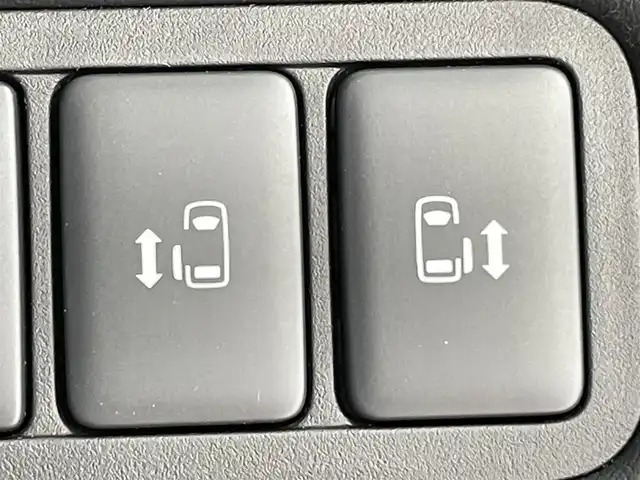 三菱 デリカＤ：５ シャモニー 千葉県 2025(令7)年 0.1千km 黒 登録済未使用車/4WD/全方位カメラ/レーダークルーズコントロール/車線逸脱警報/両側パワースライドドア/パワーバックドア/前席シートヒーター/ハーフレザーシート/ステアリングヒーター/パドルシフト/電動パーキングブレーキ/ブレーキホールド/アイドリングストップ/LEDヘッドライト/フォグライト/オートライト/オートハイビーム/スマートキー/スペアキー