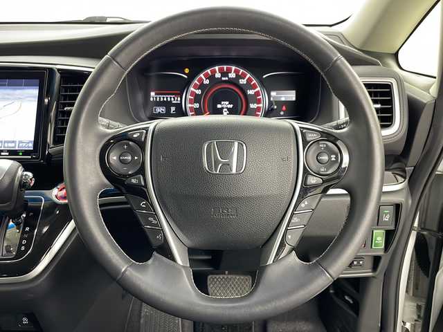 ホンダ オデッセイ アブソルート ホンダセンシング 道央・札幌 2020(令2)年 2.7万km プラチナホワイトパール ・4WD/・純正9インチナビ&TV&DVD&CD&SD&BT&HDMI/・バックカメラ/・純正11.6インチリヤフリップダウンモニター/・両側パワースライドドア/・ホンダセンシング/・アダプティブクルーズコントロール/・衝突軽減ブレーキ/・先行車発進お知らせ/・路外逸脱抑制システム/・レーンキープアシスト/・標識認識機能/・横滑り防止/・アイドリングストップ/・運転席パワーシート/・ハーフレザーシート/・ビルトインETC2.0/・パドルシフト/・ドアバイザー/・電格ミラー/・ドアミラーヒーター/・純正フロアマット/・LEDヘッドライト/・LEDフォグ/・オートライト/・スマートキー/・純正エンジンスターター/・純正AW夏タイヤ積込