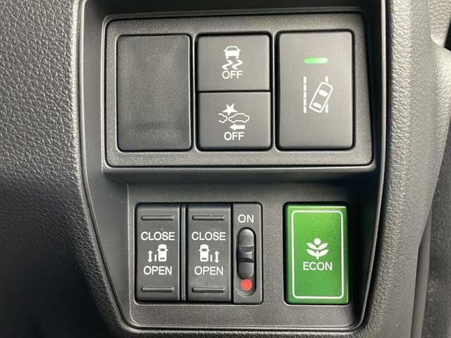 ホンダ オデッセイ アブソルート ホンダセンシング 道央・札幌 2020(令2)年 2.7万km プラチナホワイトパール ・4WD/・純正9インチナビ&TV&DVD&CD&SD&BT&HDMI/・バックカメラ/・純正11.6インチリヤフリップダウンモニター/・両側パワースライドドア/・ホンダセンシング/・アダプティブクルーズコントロール/・衝突軽減ブレーキ/・先行車発進お知らせ/・路外逸脱抑制システム/・レーンキープアシスト/・標識認識機能/・横滑り防止/・アイドリングストップ/・運転席パワーシート/・ハーフレザーシート/・ビルトインETC2.0/・パドルシフト/・ドアバイザー/・電格ミラー/・ドアミラーヒーター/・純正フロアマット/・LEDヘッドライト/・LEDフォグ/・オートライト/・スマートキー/・純正エンジンスターター/・純正AW夏タイヤ積込