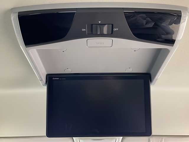 ホンダ オデッセイ アブソルート ホンダセンシング 道央・札幌 2020(令2)年 2.7万km プラチナホワイトパール ・4WD/・純正9インチナビ&TV&DVD&CD&SD&BT&HDMI/・バックカメラ/・純正11.6インチリヤフリップダウンモニター/・両側パワースライドドア/・ホンダセンシング/・アダプティブクルーズコントロール/・衝突軽減ブレーキ/・先行車発進お知らせ/・路外逸脱抑制システム/・レーンキープアシスト/・標識認識機能/・横滑り防止/・アイドリングストップ/・運転席パワーシート/・ハーフレザーシート/・ビルトインETC2.0/・パドルシフト/・ドアバイザー/・電格ミラー/・ドアミラーヒーター/・純正フロアマット/・LEDヘッドライト/・LEDフォグ/・オートライト/・スマートキー/・純正エンジンスターター/・純正AW夏タイヤ積込