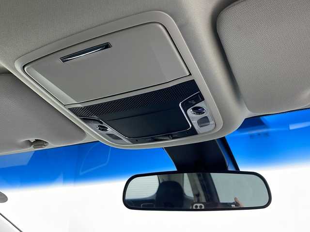 ホンダ オデッセイ アブソルート ホンダセンシング 道央・札幌 2020(令2)年 2.7万km プラチナホワイトパール ・4WD/・純正9インチナビ&TV&DVD&CD&SD&BT&HDMI/・バックカメラ/・純正11.6インチリヤフリップダウンモニター/・両側パワースライドドア/・ホンダセンシング/・アダプティブクルーズコントロール/・衝突軽減ブレーキ/・先行車発進お知らせ/・路外逸脱抑制システム/・レーンキープアシスト/・標識認識機能/・横滑り防止/・アイドリングストップ/・運転席パワーシート/・ハーフレザーシート/・ビルトインETC2.0/・パドルシフト/・ドアバイザー/・電格ミラー/・ドアミラーヒーター/・純正フロアマット/・LEDヘッドライト/・LEDフォグ/・オートライト/・スマートキー/・純正エンジンスターター/・純正AW夏タイヤ積込