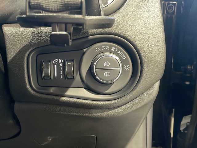 クライスラー・ジープ ジープ レネゲード リミテッド 佐賀県 2022(令4)年 2.2万km 黒 純正ナビ/フルセグTV/Bluetooth接続/バックモニター/レザーシート/シートヒーター/ステアリングヒーター/衝突被害軽減ブレーキ/アダプティブクルーズコントロール/ブラインドスポットモニター/レーンキープアシスト/パークセンス/アイドリングストップ/スマートキー×2/プッシュスタート/前後ドライブレコーダー