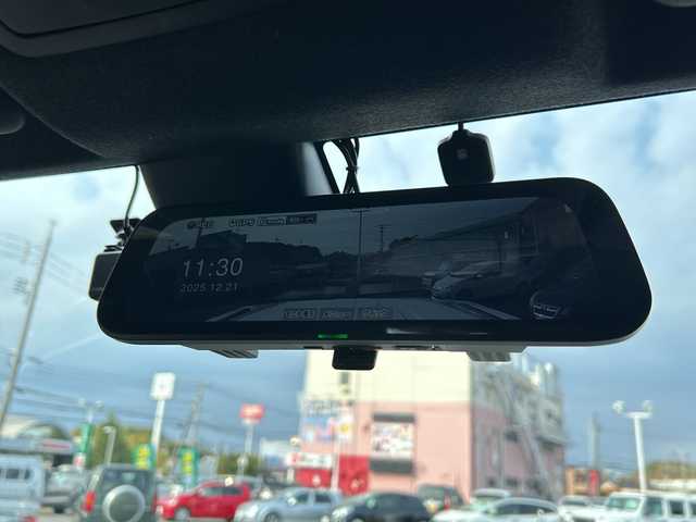 トヨタ ハイラックス Z GRスポーツ 山口県 2024(令6)年 1.2万km プラチナホワイトパールマイカ ワンオーナー車/純正ディスプレイナビ/Bluetooth/バック＆全周囲カメラ/レーンキープアシスト/レーダークルーズコントロール/横滑り防止装置/コーナーセンサー/ステアリングスイッチ/ETC/LEDヘッドライト/LEDフォグライト/オートライト/スマートキー＆プッシュスタート/ダウンヒルアシストコントロール/アイドリングストップ/D/席パワーシート/社外デジタルインナーミラー/社外前後ドライブレコーダー/社外17インチアルミホイール/グッドリッジホワイトレターオフロードタイヤ/社外グリルガード/TRDアンダーガード（赤）/SPORTLIDハードトノカバー/SPORTGUARDベッドライナー/社外フューエルリッドカバー/保証書/取説（ナビのみ）/スペアキー1個