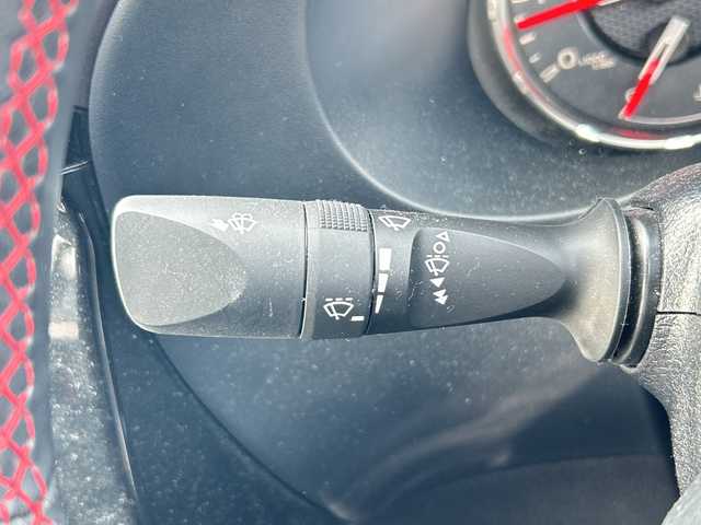 トヨタ ハイラックス Z GRスポーツ 山口県 2024(令6)年 1.2万km プラチナホワイトパールマイカ ワンオーナー車/純正ディスプレイナビ/Bluetooth/バック＆全周囲カメラ/レーンキープアシスト/レーダークルーズコントロール/横滑り防止装置/コーナーセンサー/ステアリングスイッチ/ETC/LEDヘッドライト/LEDフォグライト/オートライト/スマートキー＆プッシュスタート/ダウンヒルアシストコントロール/アイドリングストップ/D/席パワーシート/社外デジタルインナーミラー/社外前後ドライブレコーダー/社外17インチアルミホイール/グッドリッジホワイトレターオフロードタイヤ/社外グリルガード/TRDアンダーガード（赤）/SPORTLIDハードトノカバー/SPORTGUARDベッドライナー/社外フューエルリッドカバー/保証書/取説（ナビのみ）/スペアキー1個