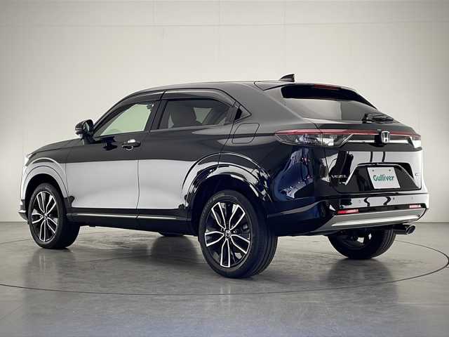 ホンダ ヴェゼル ハイブリッド e:HEV Z 宮崎県 2021(令3)年 3.4万km クリスタルブラックパール 禁煙車/ホンダセンシング/純正9型ディスプレイオーディオナビTV/（HONDA CONNECT/Bluetooth/FMAM/USB/フルセグTV)/純正バックカメラ/純正ビルトイン2.0ETC/純正ドライブレコーダー/純正LEDオートライト/純正LEDフォグ/純正18インチアルミ/純正フロアマット/アダプティブクルーズコントロール/レーンディパーチャーアラート/ブラインドスポットモニター/クリアランスソナー/パワーバックドア/前席シートヒーター/ステアリングヒーター/ハーフレザーシート/デュアルオートエアコン/パドルシフト/スマートキー/プッシュエンジンスタート/スペアキー/新車時保証書/取扱い説明書