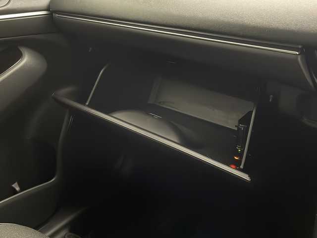 ホンダ ヴェゼル ハイブリッド e:HEV Z 宮崎県 2021(令3)年 3.4万km クリスタルブラックパール 禁煙車/ホンダセンシング/純正9型ディスプレイオーディオナビTV/（HONDA CONNECT/Bluetooth/FMAM/USB/フルセグTV)/純正バックカメラ/純正ビルトイン2.0ETC/純正ドライブレコーダー/純正LEDオートライト/純正LEDフォグ/純正18インチアルミ/純正フロアマット/アダプティブクルーズコントロール/レーンディパーチャーアラート/ブラインドスポットモニター/クリアランスソナー/パワーバックドア/前席シートヒーター/ステアリングヒーター/ハーフレザーシート/デュアルオートエアコン/パドルシフト/スマートキー/プッシュエンジンスタート/スペアキー/新車時保証書/取扱い説明書