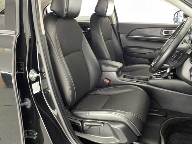 ホンダ ヴェゼル ハイブリッド e:HEV Z 宮崎県 2021(令3)年 3.4万km クリスタルブラックパール 禁煙車/ホンダセンシング/純正9型ディスプレイオーディオナビTV/（HONDA CONNECT/Bluetooth/FMAM/USB/フルセグTV)/純正バックカメラ/純正ビルトイン2.0ETC/純正ドライブレコーダー/純正LEDオートライト/純正LEDフォグ/純正18インチアルミ/純正フロアマット/アダプティブクルーズコントロール/レーンディパーチャーアラート/ブラインドスポットモニター/クリアランスソナー/パワーバックドア/前席シートヒーター/ステアリングヒーター/ハーフレザーシート/デュアルオートエアコン/パドルシフト/スマートキー/プッシュエンジンスタート/スペアキー/新車時保証書/取扱い説明書