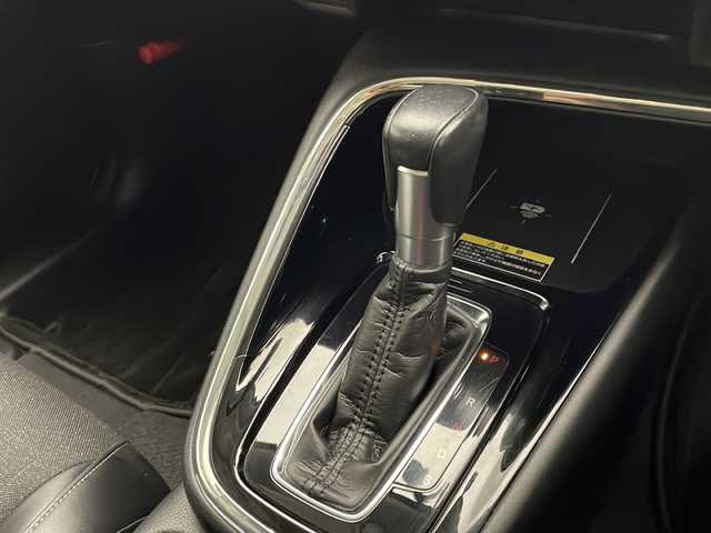 ホンダ ヴェゼル ハイブリッド e:HEV Z 宮崎県 2021(令3)年 3.4万km クリスタルブラックパール 禁煙車/ホンダセンシング/純正9型ディスプレイオーディオナビTV/（HONDA CONNECT/Bluetooth/FMAM/USB/フルセグTV)/純正バックカメラ/純正ビルトイン2.0ETC/純正ドライブレコーダー/純正LEDオートライト/純正LEDフォグ/純正18インチアルミ/純正フロアマット/アダプティブクルーズコントロール/レーンディパーチャーアラート/ブラインドスポットモニター/クリアランスソナー/パワーバックドア/前席シートヒーター/ステアリングヒーター/ハーフレザーシート/デュアルオートエアコン/パドルシフト/スマートキー/プッシュエンジンスタート/スペアキー/新車時保証書/取扱い説明書