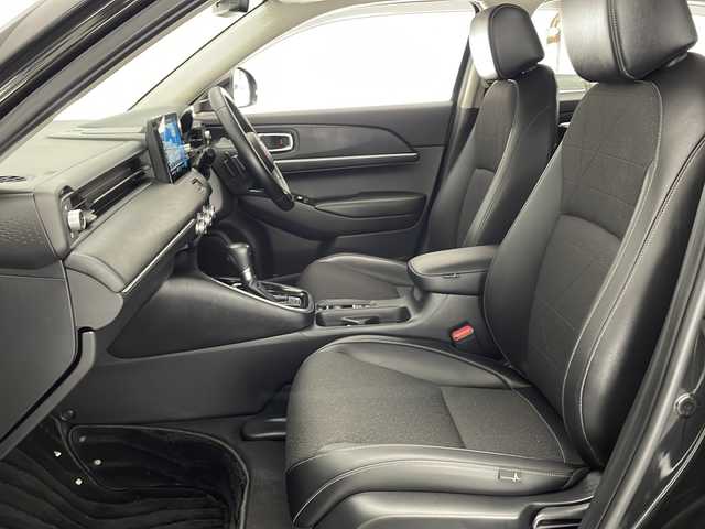 ホンダ ヴェゼル ハイブリッド e:HEV Z 宮崎県 2021(令3)年 3.4万km クリスタルブラックパール 禁煙車/ホンダセンシング/純正9型ディスプレイオーディオナビTV/（HONDA CONNECT/Bluetooth/FMAM/USB/フルセグTV)/純正バックカメラ/純正ビルトイン2.0ETC/純正ドライブレコーダー/純正LEDオートライト/純正LEDフォグ/純正18インチアルミ/純正フロアマット/アダプティブクルーズコントロール/レーンディパーチャーアラート/ブラインドスポットモニター/クリアランスソナー/パワーバックドア/前席シートヒーター/ステアリングヒーター/ハーフレザーシート/デュアルオートエアコン/パドルシフト/スマートキー/プッシュエンジンスタート/スペアキー/新車時保証書/取扱い説明書