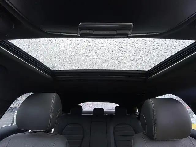 メルセデス・ベンツ ＧＬＣ２２０ d 4マチック クーペ AMGライン 福岡県 2020(令2)年 3.9万km ポーラホワイト ・サンルーフ/・アダプティブクルーズコントロール/・純正ＨＤＤナビ／ＵＳＢ／Ｂｌｕｅｔｏｏｔｈ／ｉＰｏｄ／ＡｐｐｌｅＣａｒＰｌａｙ/・全方位カメラ/・黒革シート／シートヒーター/・ドライブレコーダー/・フルセグ/・ETC/・純正19AW/・プッシュスタート/・パーキングアシスト/・アイドリングストップ/・スマートキー/・スペアキー/・パワーシート/・レーンキープアシスト/・オートライト/・LEDライト/・置くだけ充電