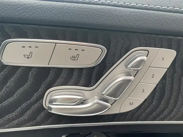 メルセデス・ベンツ ＧＬＣ２２０ d 4マチック クーペ AMGライン 福岡県 2020(令2)年 3.9万km ポーラホワイト ・サンルーフ/・アダプティブクルーズコントロール/・純正ＨＤＤナビ／ＵＳＢ／Ｂｌｕｅｔｏｏｔｈ／ｉＰｏｄ／ＡｐｐｌｅＣａｒＰｌａｙ/・全方位カメラ/・黒革シート／シートヒーター/・ドライブレコーダー/・フルセグ/・ETC/・純正19AW/・プッシュスタート/・パーキングアシスト/・アイドリングストップ/・スマートキー/・スペアキー/・パワーシート/・レーンキープアシスト/・オートライト/・LEDライト/・置くだけ充電