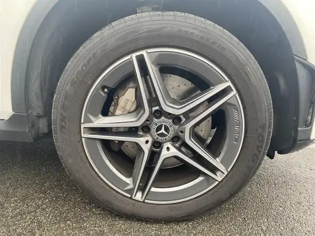 メルセデス・ベンツ ＧＬＣ２２０ d 4マチック クーペ AMGライン 福岡県 2020(令2)年 3.9万km ポーラホワイト ・サンルーフ/・アダプティブクルーズコントロール/・純正ＨＤＤナビ／ＵＳＢ／Ｂｌｕｅｔｏｏｔｈ／ｉＰｏｄ／ＡｐｐｌｅＣａｒＰｌａｙ/・全方位カメラ/・黒革シート／シートヒーター/・ドライブレコーダー/・フルセグ/・ETC/・純正19AW/・プッシュスタート/・パーキングアシスト/・アイドリングストップ/・スマートキー/・スペアキー/・パワーシート/・レーンキープアシスト/・オートライト/・LEDライト/・置くだけ充電