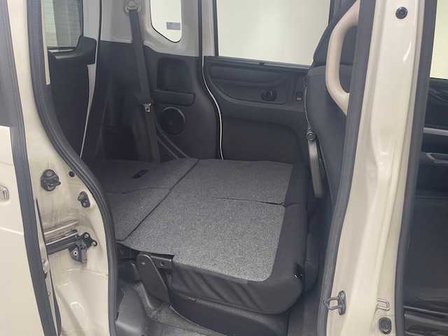 ホンダ Ｎ ＢＯＸ カスタム G Lパッケージ 静岡県 2016(平28)年 9.3万km プレミアムホワイトパールⅡ 純正ナビ（VXM－１６４VFi）/CD/DVD/AM/FM・Bluetooth/両側パワースライドドア/フルセグテレビ/あんしんパッケージ/・シティブレーキアクティブシステム（低速域衝突軽減ブレーキ＋　　　　　　誤発進抑制機能）/・前席用i-サイドエアバッグシステム〈容量変化タイプ〉＋サイドカーテンエアバッグシステム（前席/後席対応）/・スマートキー/・バイザー/・フロアマット