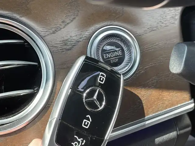 メルセデス・ベンツ Ｅ４５０ 4マチック ステーションワゴン エクスクルーシブ 富山県 2018(平30)年 7.5万km ダイヤモンドホワイト プレミアムサウンド/サンルーフ/ナビ/キーレスゴー/ドライバアシスタントＰＫＧ/エアクオリティＰＫＧ/LEDヘッドライト/アクティブパーキングアシスト/オートテールゲート/アクティブレーンチェンジアシスト/横滑り防止装置/スペアキー1本/保証書／取説