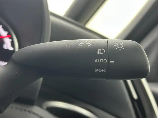 トヨタ ヴォクシー S－Z 埼玉県 2024(令6)年 1.1万km ホワイトパールクリスタルシャイン 三眼ＬＥＤヘッドライト　純正１０．５型ナビ　ＣＤ／ＤＶＤ　フルセグＴＶ　Ｂｌｕｅｔｏｏｔｈ　純正１３．２型後席モニター　両側パワースライドドア　シートヒーター　アダクティブハイビームシステム　ＥＴＣ