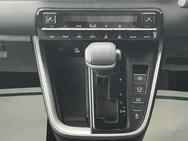 トヨタ ヴォクシー S－Z 埼玉県 2024(令6)年 1.1万km ホワイトパールクリスタルシャイン 三眼ＬＥＤヘッドライト　純正１０．５型ナビ　ＣＤ／ＤＶＤ　フルセグＴＶ　Ｂｌｕｅｔｏｏｔｈ　純正１３．２型後席モニター　両側パワースライドドア　シートヒーター　アダクティブハイビームシステム　ＥＴＣ