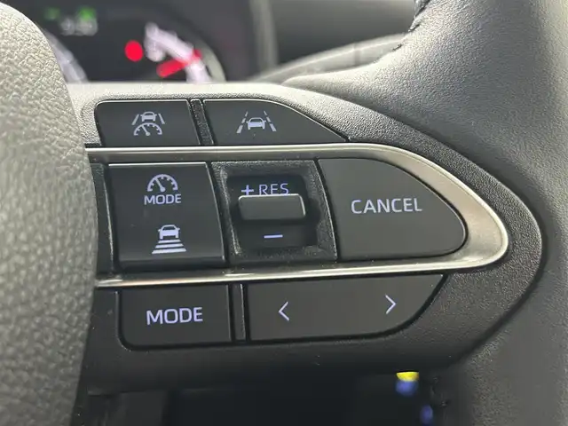 トヨタ ヴォクシー S－Z 埼玉県 2024(令6)年 1.1万km ホワイトパールクリスタルシャイン 三眼ＬＥＤヘッドライト　純正１０．５型ナビ　ＣＤ／ＤＶＤ　フルセグＴＶ　Ｂｌｕｅｔｏｏｔｈ　純正１３．２型後席モニター　両側パワースライドドア　シートヒーター　アダクティブハイビームシステム　ＥＴＣ