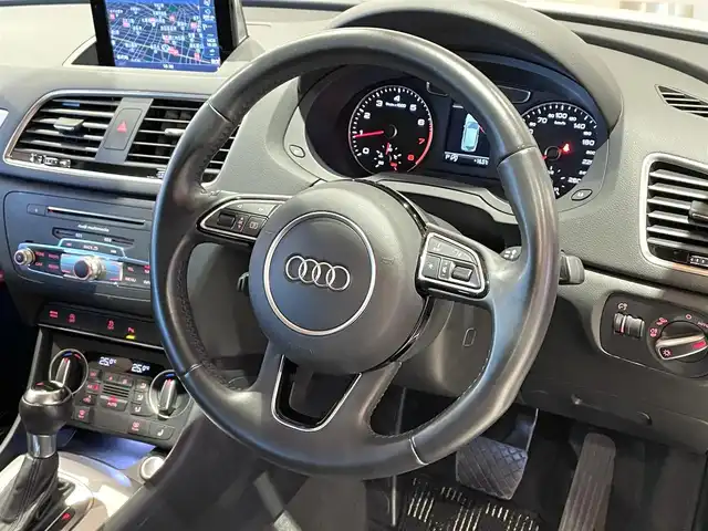 アウディ Ｑ３ 2．0 TFSI クワトロ 180PS 道央・札幌 2019(平31)年 5.5万km グレイシアホワイトメタリック グレイシアホワイトメタリック/MMIナビゲーション/LEDヘッドライト/アシスタンスパッケージ/　・クルーズコントロール/　・レーンアシスト/　・ハイビームアシスト/　・サイドアシスト/オートマチックテールゲート/電動フロントシート/シートヒーター/フルセグテレビ/DVD/SD/BT/バックカメラ/パーキングエイド