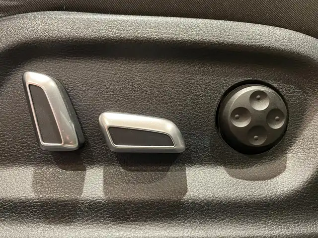 アウディ Ｑ３ 2．0 TFSI クワトロ 180PS 道央・札幌 2019(平31)年 5.5万km グレイシアホワイトメタリック グレイシアホワイトメタリック/MMIナビゲーション/LEDヘッドライト/アシスタンスパッケージ/　・クルーズコントロール/　・レーンアシスト/　・ハイビームアシスト/　・サイドアシスト/オートマチックテールゲート/電動フロントシート/シートヒーター/フルセグテレビ/DVD/SD/BT/バックカメラ/パーキングエイド
