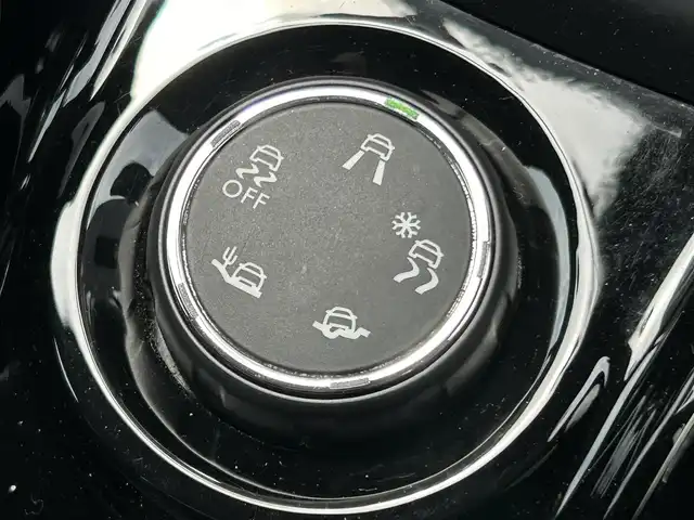 プジョー ２００８ クロスシティ 福岡県 2020(令2)年 2.9万km ビアンカホワイト クルーズコントロール/純正ナビ/Applecarplay/androidauto/フルセグTV/バックカメラ/Bluetooth/ハーフレザーシート/前席シートヒーター/ステアリングスイッチ/オートライト/オートワイパー/フロントフォグランプ/リアフォグランプ/前後ドライブレコーダー/純正16インチアルミホイール/ETC