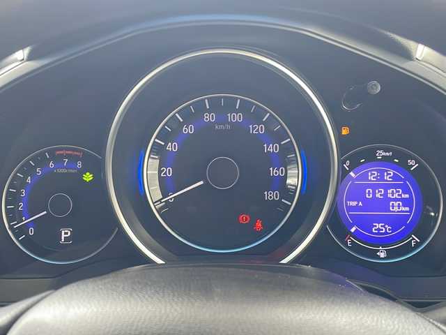 ホンダ フィット 13G Lパッケージ ファインED 神奈川県 2017(平29)年 1.3万km プレミアムホワイトパールⅡ ワンオーナー/純正ディーラーナビ(CD/DVD/SD/BT/フルセグTV)/バックカメラ/クルーズコントロール/シティブレーキアクティブシステム/横滑り防止装置/ハーフレザーシート/ビルトインETC/前方ドライブレコーダー/オートライト/オートリトラミラー/純正フロアマット/純正ドアバイザー/ステアリングスイッチ/ISOFIX/スペアキー×1/保証書/取扱説明書