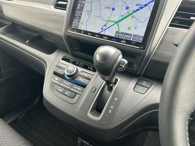 ホンダ フリード G ホンダセンシング 千葉県 2021(令3)年 1.4万km プラチナホワイトパール 純正メモリナビ/フルセグテレビ/バックカメラ/純正前後ドライブレコーダー/ETC/Bluetooth接続/CD/DVD/SD再生/両側パワースライドドア/アダプティブクルーズコントロール/運転席・助手席シートヒーター/アイドリングストップ/ホンダセンシング/路外逸脱抑制システム/レーンキープアシスト/標識認識機能/衝突被害軽減システム/フロントガラス熱線スイッチ/電動格納ウィンカーミラー/オートライト/LEDヘッドライト/純正フロアマット/純正15インチアルミホイール/取扱説明書/保証書