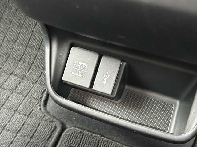 ホンダ フリード G ホンダセンシング 千葉県 2021(令3)年 1.4万km プラチナホワイトパール 純正メモリナビ/フルセグテレビ/バックカメラ/純正前後ドライブレコーダー/ETC/Bluetooth接続/CD/DVD/SD再生/両側パワースライドドア/アダプティブクルーズコントロール/運転席・助手席シートヒーター/アイドリングストップ/ホンダセンシング/路外逸脱抑制システム/レーンキープアシスト/標識認識機能/衝突被害軽減システム/フロントガラス熱線スイッチ/電動格納ウィンカーミラー/オートライト/LEDヘッドライト/純正フロアマット/純正15インチアルミホイール/取扱説明書/保証書