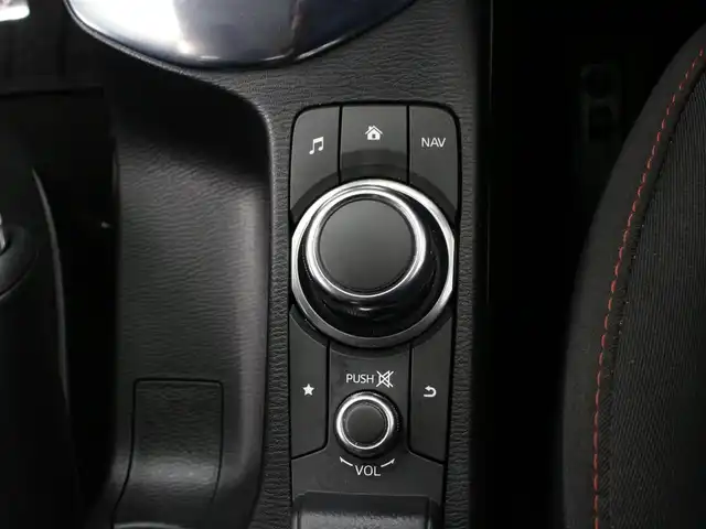 マツダ デミオ XD ツーリング 三重県 2015(平27)年 1.9万km ジェットブラックマイカ 6MT/前進時スマートシティブレーキサポート/マツダコネクト/　SDナビ/フルセグTV/CD/DVD/Bluetooth/バックカメラ/クルーズコントロール/アクティブドライビングディスプレイ/ブラインドスポットモニター/ビルトインETC/純正16インチアルミホイール/シグネチャーランプ付LEDヘッドランプ/・オートライト/フロントフォグランプ/プッシュエンジンスタート/スマートキー×2