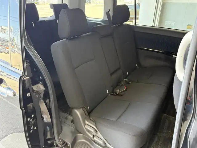 トヨタ アイシス プラタナ Vセレクション 富山県 2015(平27)年 9.4万km ブラック ４ＷＤ　/純正アルミホイール　/社外ＳＤナビ【Ｂｌｕｅｔｏｏｔｈ／ＤＶＤ／ＣＤ／フルセグＴＶ】　/片側電動スライドドア　/積込スタッドレスタイヤ　/３列シート　/アンチロックブレーキシステム/横滑り防止装置　/フォグランプ/オートライト　/ETC/USB入力端子/エンジンスタートボタン/バックカメラ/純正フロアマット
