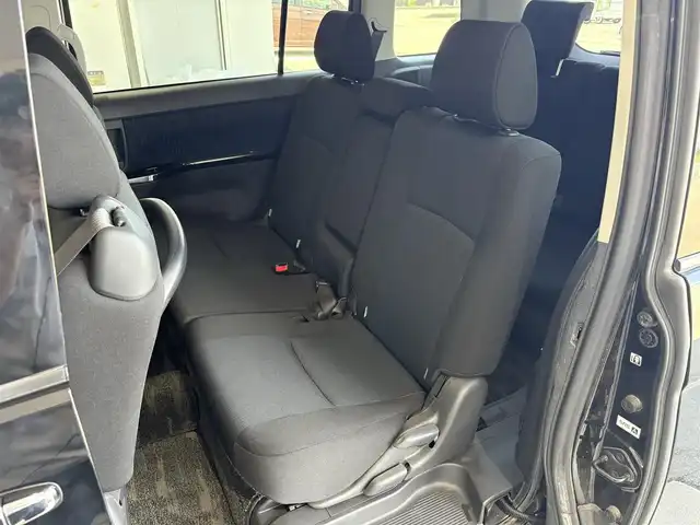 トヨタ アイシス プラタナ Vセレクション 富山県 2015(平27)年 9.4万km ブラック ４ＷＤ　/純正アルミホイール　/社外ＳＤナビ【Ｂｌｕｅｔｏｏｔｈ／ＤＶＤ／ＣＤ／フルセグＴＶ】　/片側電動スライドドア　/積込スタッドレスタイヤ　/３列シート　/アンチロックブレーキシステム/横滑り防止装置　/フォグランプ/オートライト　/ETC/USB入力端子/エンジンスタートボタン/バックカメラ/純正フロアマット
