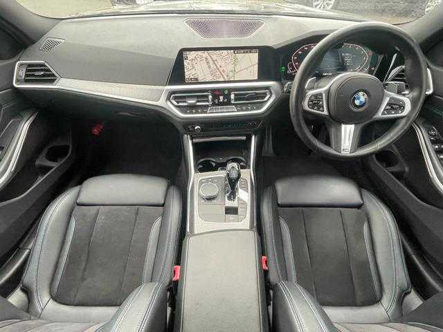 ＢＭＷ ３２０ｄ xDrive Mスポーツ 埼玉県 2020(令2)年 3万km サファイアブラックP ワンオーナー/半黒革シート/アクティブクルーズコントロール/純正HDDナビ/(Bluetooth/USB)/シートヒーター/メモリー付パワーシート/Ａｐｐｌｅ　Ｃａｒ　Ｐｌａｙ/全方位カメラ/ブラインドスポットモニター/ミラーＥＴＣ/ＬＥＤランプ