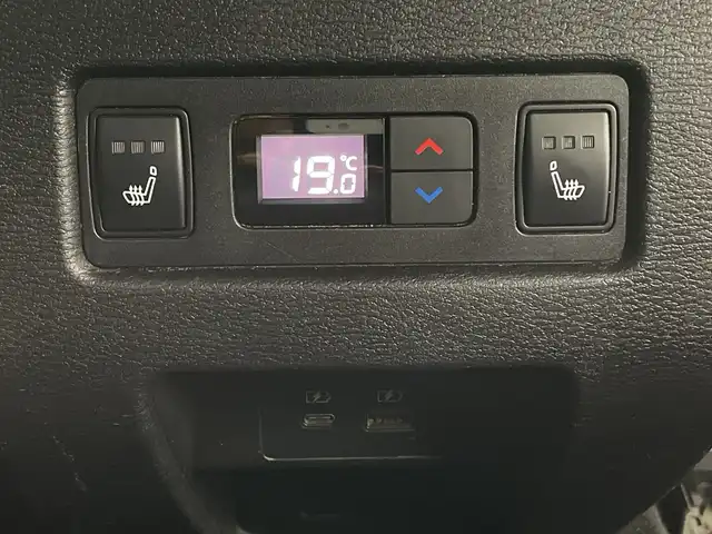 三菱 アウトランダー ＰＨＥＶ P 鹿児島県 2022(令4)年 3.6万km ホワイトダイヤモンド 純正ナビ/（BT/フルセグTV）/BOSEプレミアムサウンド/全方位カメラ/電動リアゲート/マイパイロット/ブラックレザーシート/パワーシート/シートヒーター/ルーフレール/ルーフキャリア/オートライト/オートマチックハイビーム/スマートキー/プッシュスタート