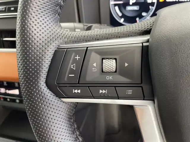三菱 アウトランダー ＰＨＥＶ P 鹿児島県 2022(令4)年 3.6万km ホワイトダイヤモンド 純正ナビ/（BT/フルセグTV）/BOSEプレミアムサウンド/全方位カメラ/電動リアゲート/マイパイロット/ブラックレザーシート/パワーシート/シートヒーター/ルーフレール/ルーフキャリア/オートライト/オートマチックハイビーム/スマートキー/プッシュスタート
