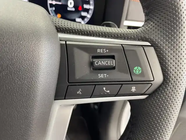 三菱 アウトランダー ＰＨＥＶ P 鹿児島県 2022(令4)年 3.6万km ホワイトダイヤモンド 純正ナビ/（BT/フルセグTV）/BOSEプレミアムサウンド/全方位カメラ/電動リアゲート/マイパイロット/ブラックレザーシート/パワーシート/シートヒーター/ルーフレール/ルーフキャリア/オートライト/オートマチックハイビーム/スマートキー/プッシュスタート