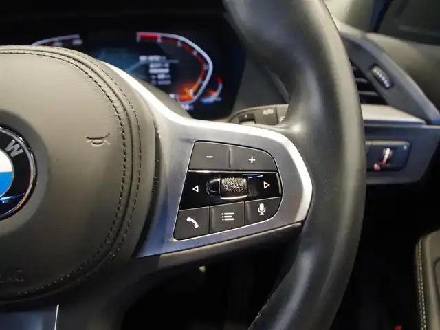 ＢＭＷ １１８ｉ Mスポーツ 岐阜県 2020(令2)年 3.7万km アルピンホワイトⅢ コンフォートパッケージ/　オートマチックテールゲート/　アクティブクルーズコントロール（ストップ&ゴー機能付）/ドライビングアシスト/　レーンディパーチャーウォーニング（車線逸脱警告システム）/　レーンチェンジウォーニング/　前車接近警告機能/　衝突回避被害軽減ブレーキ/　後車衝突警告機能/　クロストラフィックウォーニング/　トラフィックサインアシスト/パーキングアシスト/　パークディスタンスコントロール/　パーキングアシスト/　リヤビューカメラ（予想進路表示機能付）/　後退時ステアリングアシスト機能/レザーシート/前席パワーシート/運転席メモリー付き/LEDヘッドライト/LEDフォグライト/純正ナビ/Bluetooth/ワイヤレスチャージング