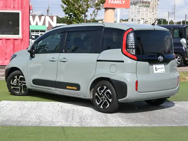 トヨタ シエンタ ハイブリッド Z 千葉県 2023(令5)年 2.2万km アーバンカーキ Toyota Safety Sense/・プリクラッシュセーフティ/・レーンディパーチャーアラート/・オートハイビーム/・レーダークルーズコントロール/両側パワースライドドア/10.5インチ純正コネクティッドナビ/地デジTV/【Bluetooth接続】/【Apple CarPlay　Android Auto対応】/パノラミックビューモニター/ドライブレコーダー/天井サーキュレーター/革巻きステアリング/ステアリングスイッチ/ETC（2.0）/LEDヘッドライト/フォグライト/ウインカーミラー/クリアランスソナー/純正15インチアルミホイル/サイド/カーテンエアバッグ/スマートキー