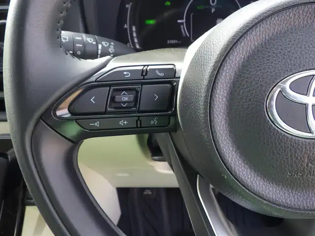 トヨタ シエンタ ハイブリッド Z 千葉県 2023(令5)年 2.2万km アーバンカーキ Toyota Safety Sense/・プリクラッシュセーフティ/・レーンディパーチャーアラート/・オートハイビーム/・レーダークルーズコントロール/両側パワースライドドア/10.5インチ純正コネクティッドナビ/地デジTV/【Bluetooth接続】/【Apple CarPlay　Android Auto対応】/パノラミックビューモニター/ドライブレコーダー/天井サーキュレーター/革巻きステアリング/ステアリングスイッチ/ETC（2.0）/LEDヘッドライト/フォグライト/ウインカーミラー/クリアランスソナー/純正15インチアルミホイル/サイド/カーテンエアバッグ/スマートキー