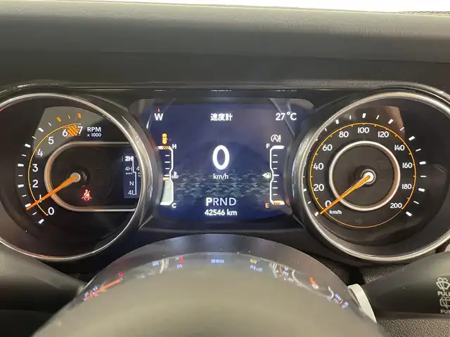クライスラー・ジープ ジープ ラングラー アンリミテッド アルティテュード 岡山県 2019(令1)年 4.3万km ブライトホワイト サハラベース限定車　【ホワイト50台】/純正ナビ/フロント・サイド・リアカメラ/Bluetooth/アップルカープレイ/レザーシート（ブラック）/シートヒーター/ステアリングヒーター/ドラレコ（F/R）/アクティブクルーズコントロール/LEDヘッドライト/グロスブラックホイール/ボディ同色タイヤカバー/自動ブレーキ/BSA/ETC/18インチアルミホイール
