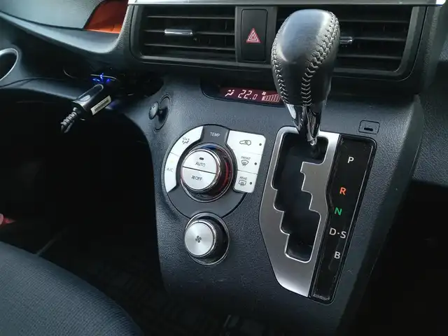 トヨタ シエンタ G 福井県 2016(平28)年 5.8万km ホワイトパールクリスタルシャイン 純正SDナビ（NSZT-W64）/・（フルセグTV/CD/DVD/Bluetooth）/バックカメラ/両側パワースライドドア/ETC/ドライブレコーダー/ライトレベライザー/電動格納ウィンカーミラー/ステアリングリモコン/スマートキー/スペアキー