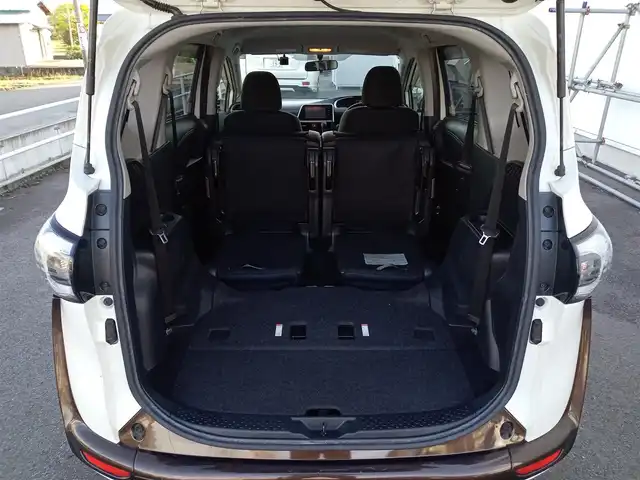 トヨタ シエンタ G 福井県 2016(平28)年 5.8万km ホワイトパールクリスタルシャイン 純正SDナビ（NSZT-W64）/・（フルセグTV/CD/DVD/Bluetooth）/バックカメラ/両側パワースライドドア/ETC/ドライブレコーダー/ライトレベライザー/電動格納ウィンカーミラー/ステアリングリモコン/スマートキー/スペアキー