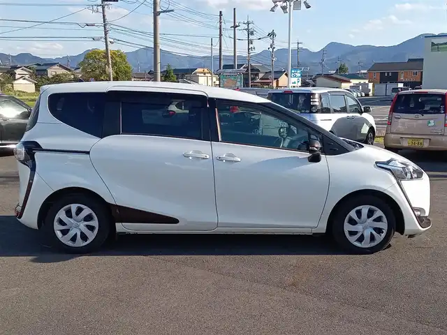 トヨタ シエンタ G 福井県 2016(平28)年 5.8万km ホワイトパールクリスタルシャイン 純正SDナビ（NSZT-W64）/・（フルセグTV/CD/DVD/Bluetooth）/バックカメラ/両側パワースライドドア/ETC/ドライブレコーダー/ライトレベライザー/電動格納ウィンカーミラー/ステアリングリモコン/スマートキー/スペアキー