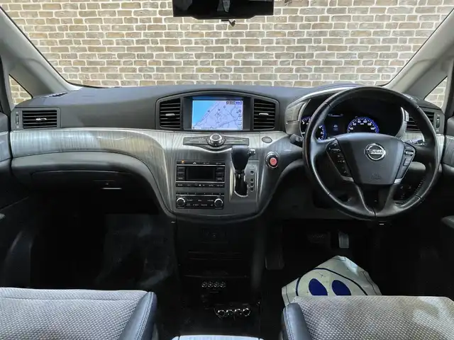 日産 エルグランド ライダー 黒クロス マニュアル 岩手県 2015(平27)年 5.8万km ブリリアントホワイトパール ４WD/ALPINE後席モニター/アラウンドビューモニター/両側パワースライドドア/クルーズコントロール/コーナーセンサー/横滑り防止装置/純正HDDナビ/ミュージックサーバー/フルセグTV/クロスシート/リヤオートエアコン/ロールサンシェード/AC100V100Wコンセント/ETC/ドライブレコーダー/MTモード付AT/LEDヘッドライト/LEDフォグライト/純正18インチアルミホイール