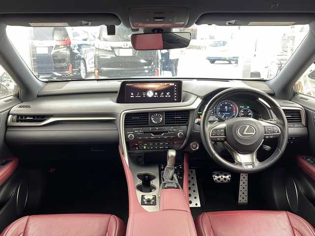 レクサス ＲＸ 200t Fスポーツ 兵庫県 2016(平28)年 6.1万km グラファイトブラックガラスフレーク ・12.3インチナビ/CD/DVD/USB/SD/TV/Bluetooth/・パノラミックビューモニター/・ビルトインETC2.0/・ドライブレコーダー/・Lexus　Safety　System/・プリクラッシュセーフティ/・レーンディパーチャーアラート/・レーンキーピングアシスト/・レーダークルーズコントロール/・オートマチックハイビーム/・ブラインドスポットモニター/・クリアランスソナー/・パワーバックドア/・レザーシート/・全席パワーシート/・全席シートヒーター/・前席ベンチレーション/・AC100V電源/・パドルシフト/・三眼LEDヘッドライト/・オートライト/・スマートキー/・プッシュスタート/・パドルシフト/・純正20インチアルミホイール