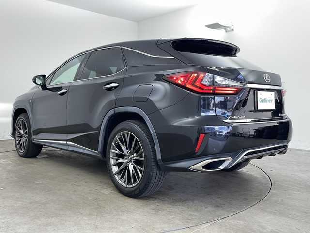 レクサス ＲＸ 200t Fスポーツ 兵庫県 2016(平28)年 6.1万km グラファイトブラックガラスフレーク ・12.3インチナビ/CD/DVD/USB/SD/TV/Bluetooth/・パノラミックビューモニター/・ビルトインETC2.0/・ドライブレコーダー/・Lexus　Safety　System/・プリクラッシュセーフティ/・レーンディパーチャーアラート/・レーンキーピングアシスト/・レーダークルーズコントロール/・オートマチックハイビーム/・ブラインドスポットモニター/・クリアランスソナー/・パワーバックドア/・レザーシート/・全席パワーシート/・全席シートヒーター/・前席ベンチレーション/・AC100V電源/・パドルシフト/・三眼LEDヘッドライト/・オートライト/・スマートキー/・プッシュスタート/・パドルシフト/・純正20インチアルミホイール