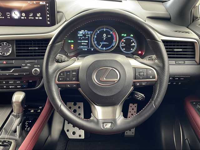 レクサス ＲＸ 200t Fスポーツ 兵庫県 2016(平28)年 6.1万km グラファイトブラックガラスフレーク ・12.3インチナビ/CD/DVD/USB/SD/TV/Bluetooth/・パノラミックビューモニター/・ビルトインETC2.0/・ドライブレコーダー/・Lexus　Safety　System/・プリクラッシュセーフティ/・レーンディパーチャーアラート/・レーンキーピングアシスト/・レーダークルーズコントロール/・オートマチックハイビーム/・ブラインドスポットモニター/・クリアランスソナー/・パワーバックドア/・レザーシート/・全席パワーシート/・全席シートヒーター/・前席ベンチレーション/・AC100V電源/・パドルシフト/・三眼LEDヘッドライト/・オートライト/・スマートキー/・プッシュスタート/・パドルシフト/・純正20インチアルミホイール