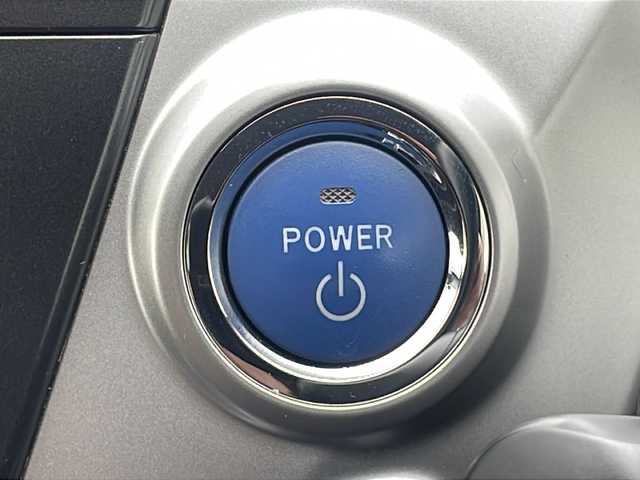 トヨタ プリウス α S ツーリングセレクション 熊本県 2012(平24)年 10.1万km ブラック (株)IDOMが運営する【じしゃロン熊本店】の自社ローン専用車両になります。/こちらは現金またはオートローンご利用時の価格です。自社ローンご希望の方は別途その旨お申付け下さい /純正ナビ（ＣＤ　ＤＶＤ　ＴＶ　ＢＴ）　/バックカメラ　/ＬＥＤヘッドライト　/ビルトインＥＴＣ　/ドライブレコーダー　/Ｗ＋サイドエアバッグ　/カーテンエアバッグ　/ステアリングスイッチ　/プッシュスタート