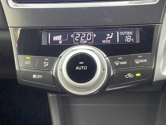 トヨタ プリウス α S ツーリングセレクション 熊本県 2012(平24)年 10.1万km ブラック (株)IDOMが運営する【じしゃロン熊本店】の自社ローン専用車両になります。/こちらは現金またはオートローンご利用時の価格です。自社ローンご希望の方は別途その旨お申付け下さい /純正ナビ（ＣＤ　ＤＶＤ　ＴＶ　ＢＴ）　/バックカメラ　/ＬＥＤヘッドライト　/ビルトインＥＴＣ　/ドライブレコーダー　/Ｗ＋サイドエアバッグ　/カーテンエアバッグ　/ステアリングスイッチ　/プッシュスタート