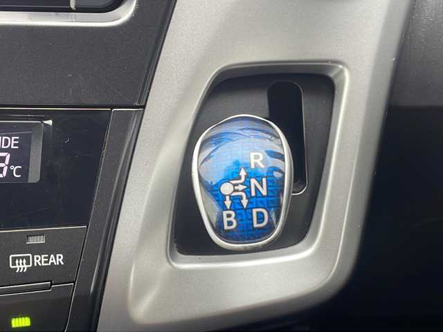 トヨタ プリウス α S ツーリングセレクション 熊本県 2012(平24)年 10.1万km ブラック (株)IDOMが運営する【じしゃロン熊本店】の自社ローン専用車両になります。/こちらは現金またはオートローンご利用時の価格です。自社ローンご希望の方は別途その旨お申付け下さい /純正ナビ（ＣＤ　ＤＶＤ　ＴＶ　ＢＴ）　/バックカメラ　/ＬＥＤヘッドライト　/ビルトインＥＴＣ　/ドライブレコーダー　/Ｗ＋サイドエアバッグ　/カーテンエアバッグ　/ステアリングスイッチ　/プッシュスタート